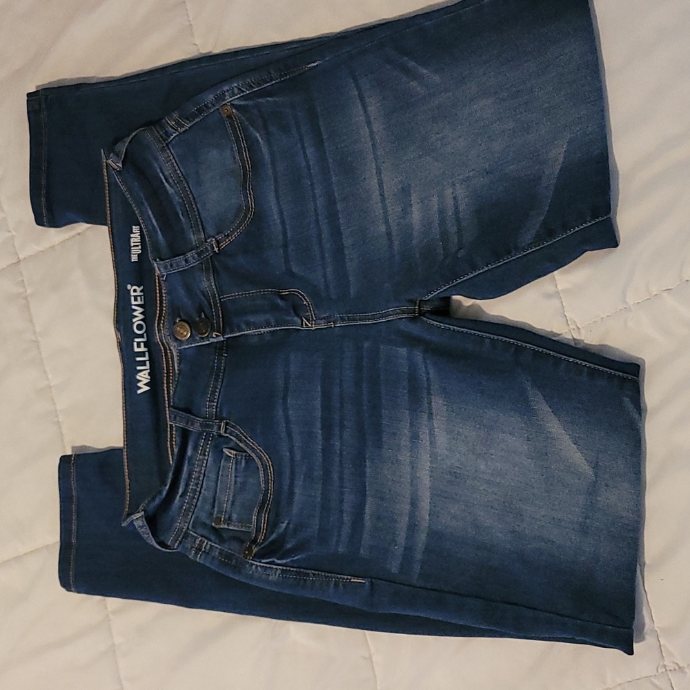 Wallflower Ultrafit size 9 Juniors skinny jeans